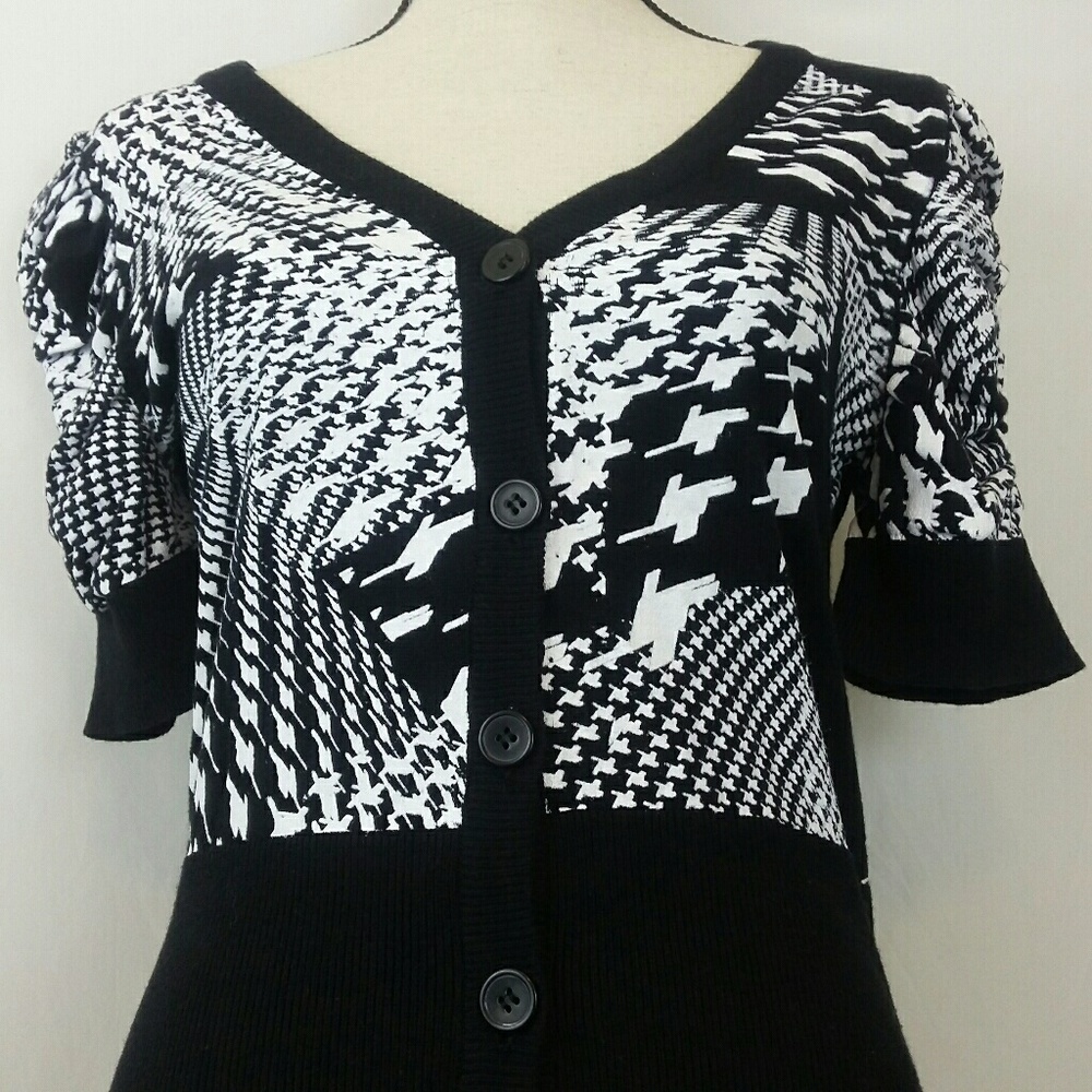 Worthington Stretchy Cap Sleeve Sweater Black/Whit